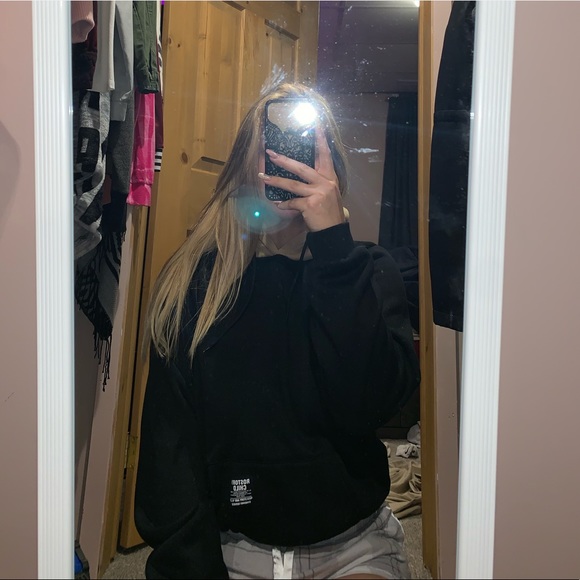 Black and Tan Sweater - Picture 1 of 5